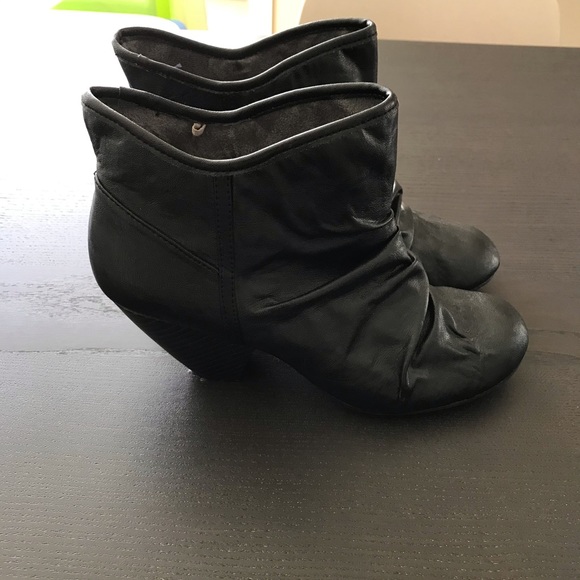G21 Vegan Leather Booties - Picture 3 of 3